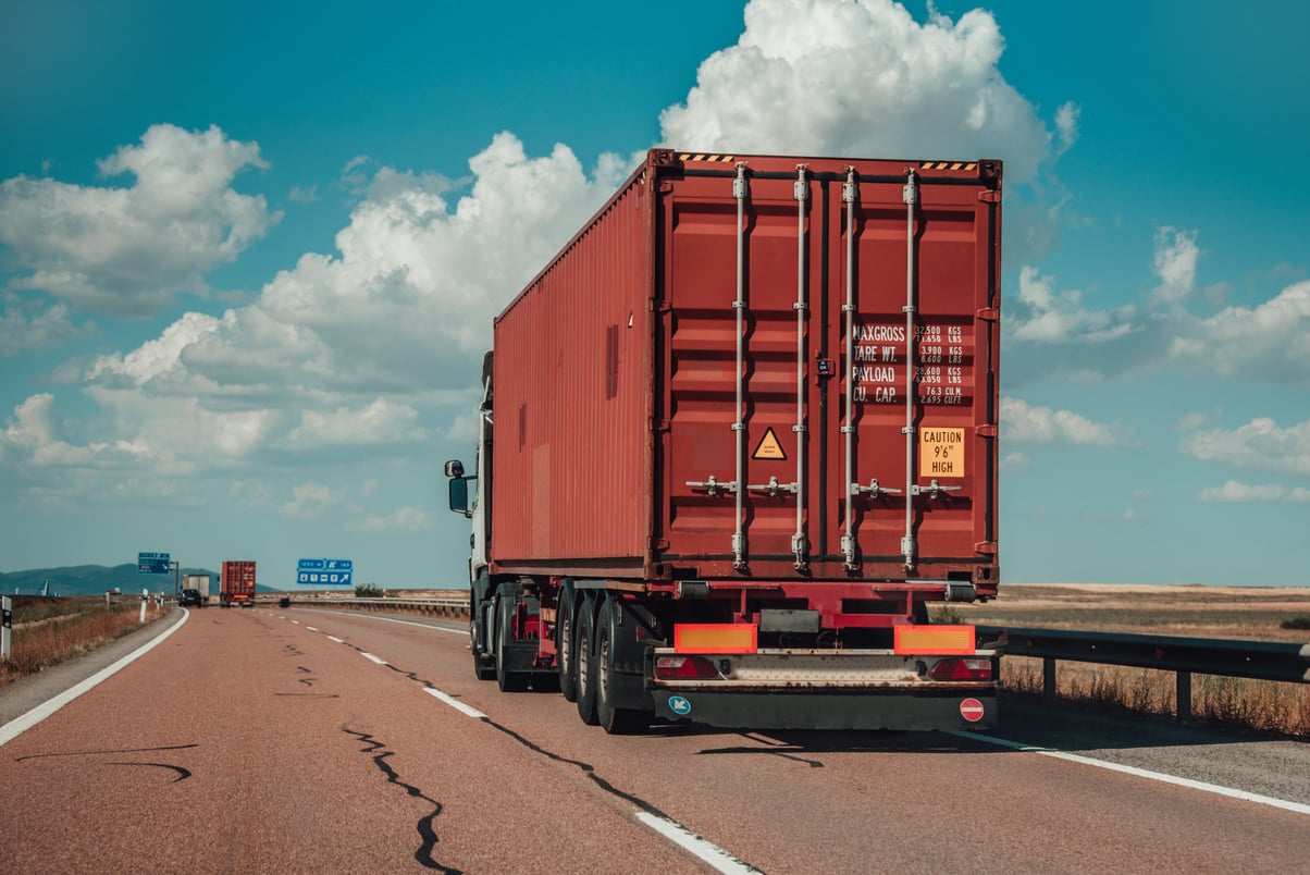 Truck with cargo container